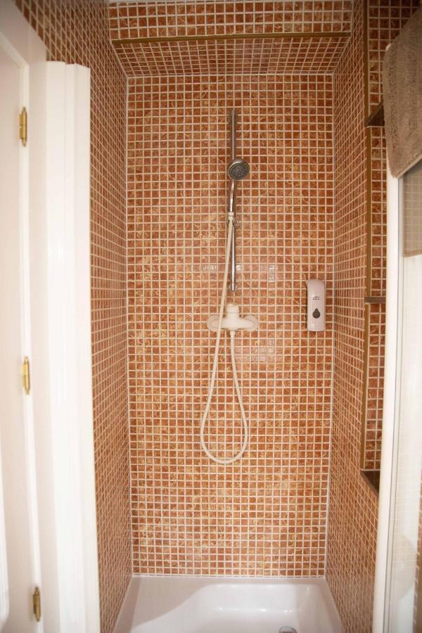 Rajabai Apartment Almansa Ngoại thất bức ảnh