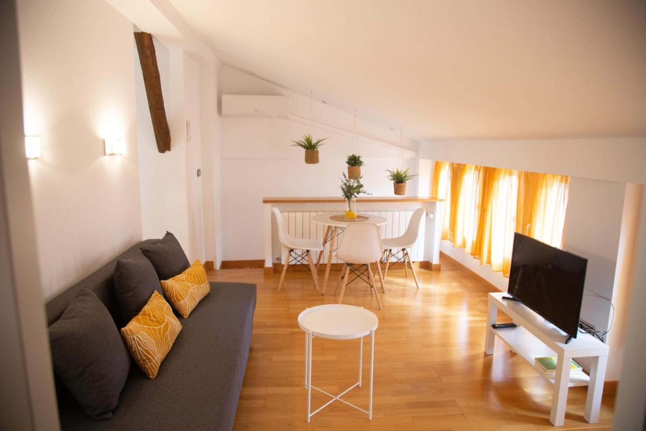 Rajabai Apartment Almansa Ngoại thất bức ảnh