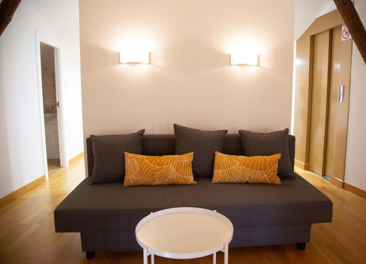 Rajabai Apartment Almansa Ngoại thất bức ảnh